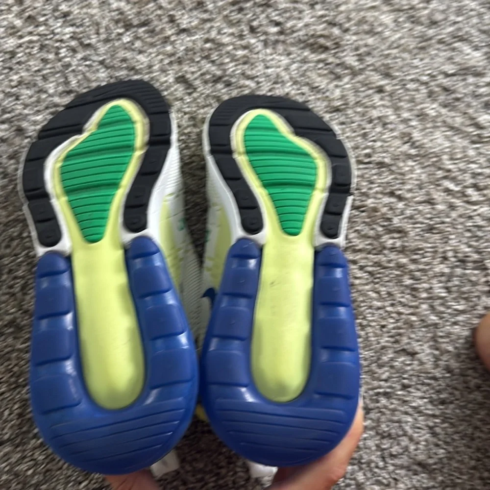 Nike Youth Air Max 270 Sneakers Size 6Y - Picture 4 of 4